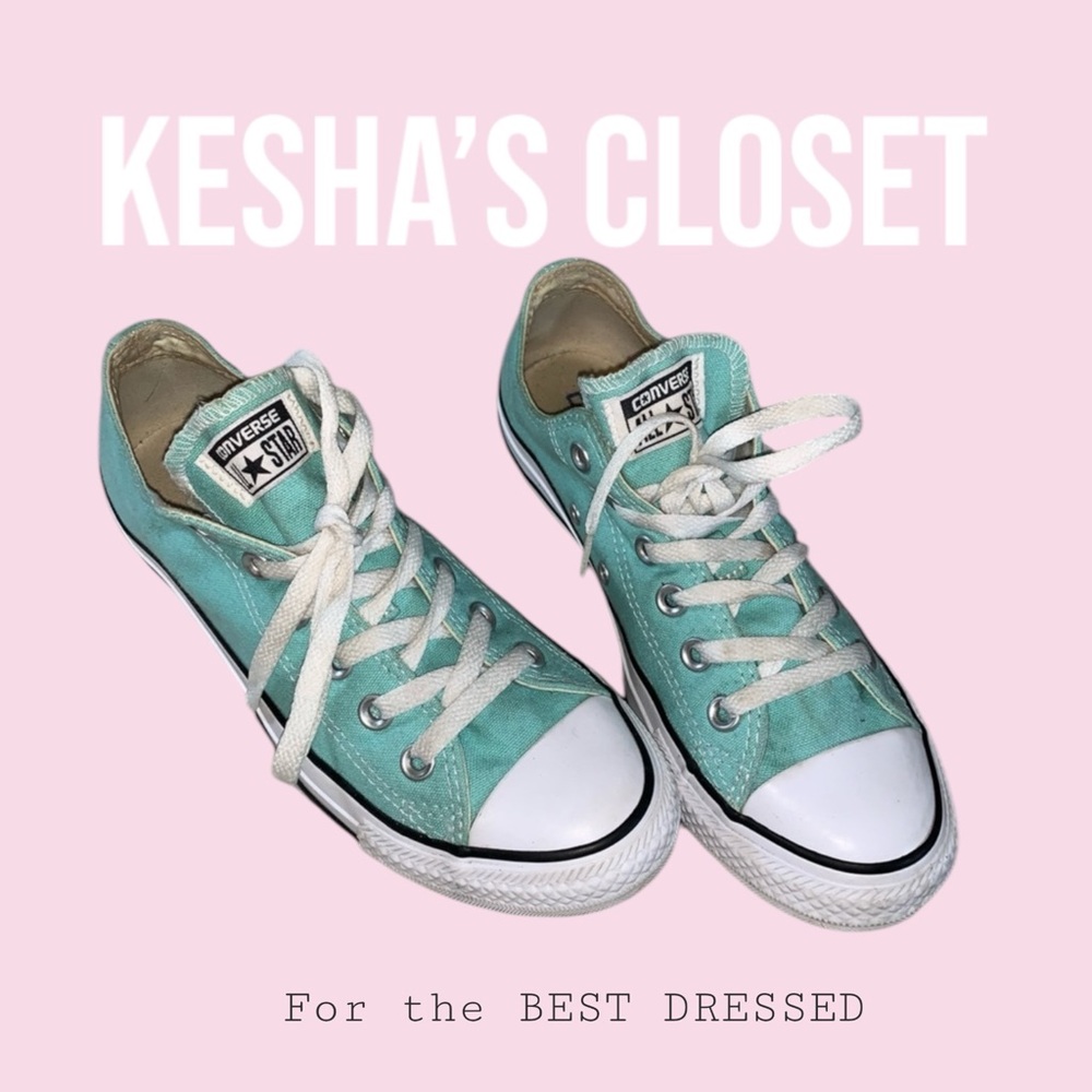 CONVERSE. Low Chuck Taylor’s